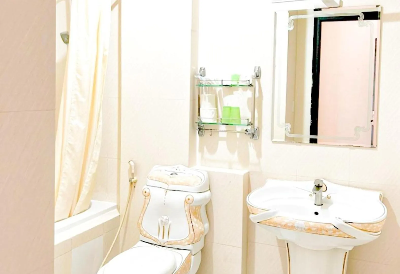 Hoang Le Hotel Ho Chi Minh City